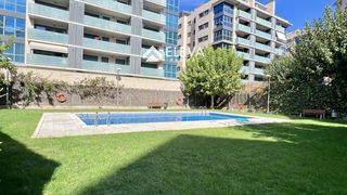 Pis  Pont de suert. Piso con terraza, piscina y parking en cappont