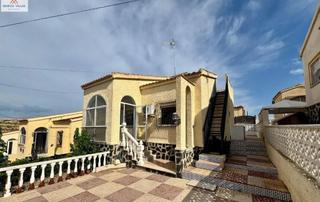 Casa en San Fulgencio. Chalet independiente en urbanizacin la marina