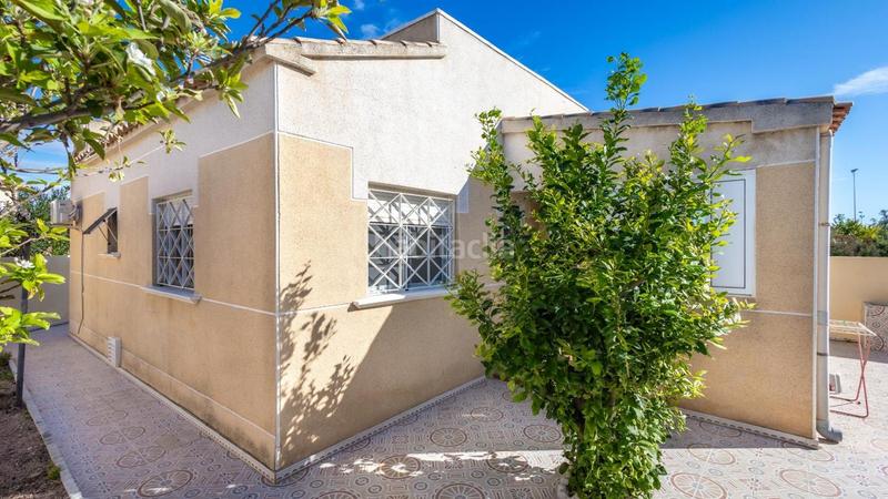 Foto 3b236ac4-08e8-4306-88e6-bcb886f9023e. Casa con piscina in Zona Carrefour - Urbanizaciones Torrevieja