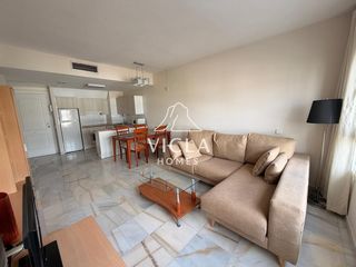 Piso  Avenida 8 de agosto. Luminoso apartamento con terraza y piscina comunitaria