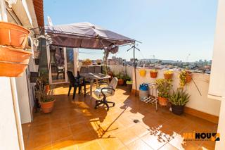 Attique  Carrer de marcel·lí esquius. Precioso ático con terraza, muy soleado.