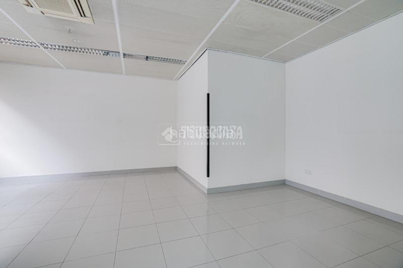 Foto 854305c9-2a3e-424d-9bca-fdbe982dba81. Alquiler local comercial  en alquiler en Rubí