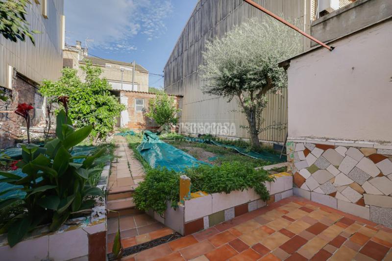 Foto b50ddd6c-197a-4749-9e72-458c8e7f717a. Haus mit parking in Ca n´Oriol Rubí