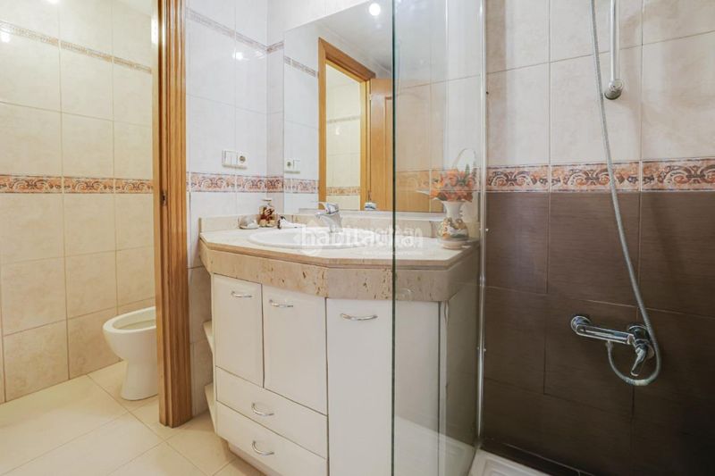 Foto 7276631a-39c5-4a82-a837-94354750078c. Casa aparellada amb calefacció aparcament a Zona Nord Rubí