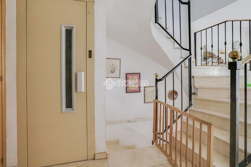 Foto e14ec015-6634-4b07-b846-72f54ba9b942. Casa aparellada amb calefacció aparcament a Zona Nord Rubí