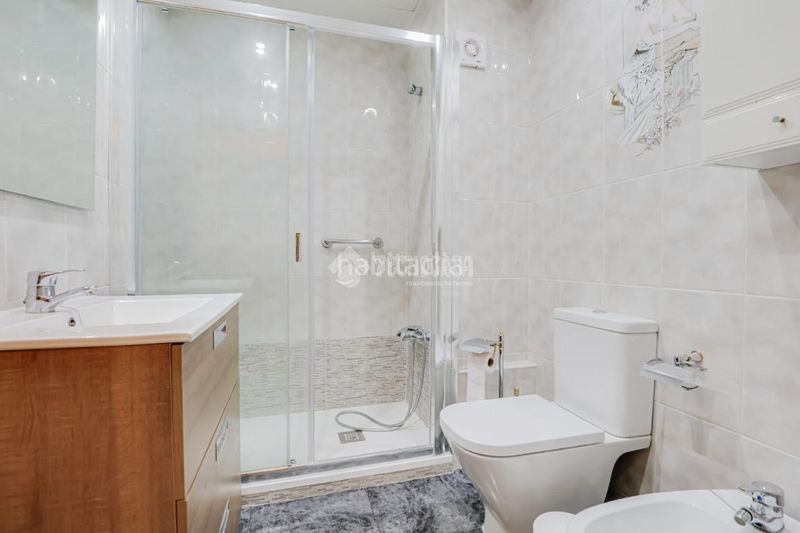 Foto 5b9c31ab-2e25-47ba-8676-ce2aa2b8dd67. Pis amb calefacció a Centre Rubí