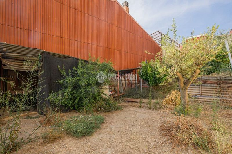 Foto dfde7bbd-f491-4140-b471-81e92bd41937. Terreny residencial a Ca n´Oriol Rubí