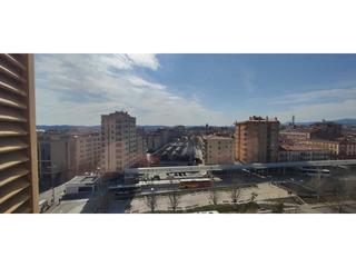 Pis a Covadonga. Piso en venta en centre