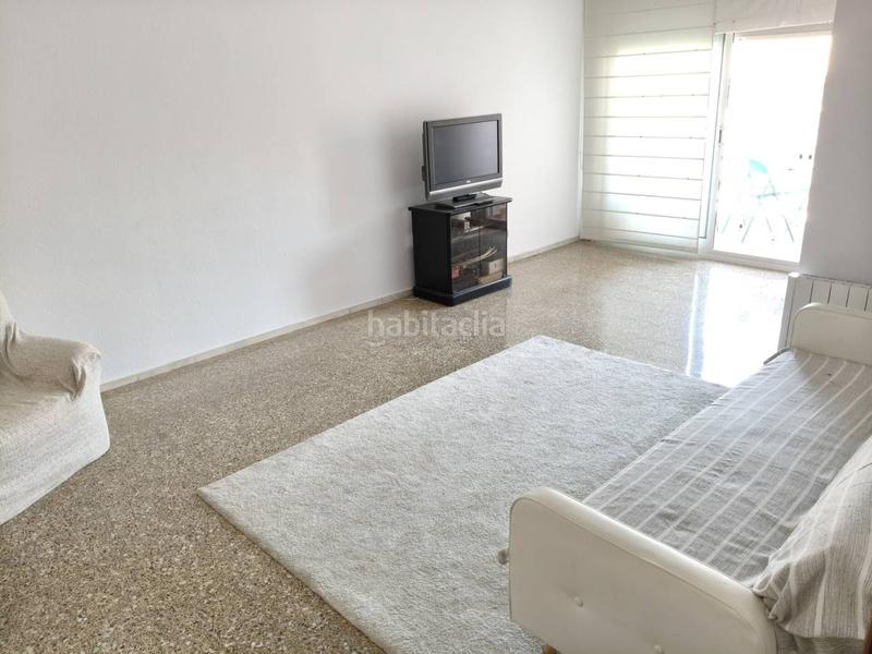 Foto 8f6546c3-f6cd-42b5-a4b0-d9d79973693b. Piso espacioso piso con dos terrazas soleadas y vistas despejadas en el corazón del Eixample en Sabadell