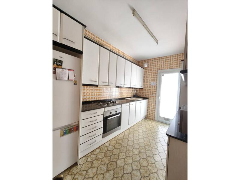 Foto ad83531e-2d1f-4dd4-8309-69cb359a57da. Piso espacioso piso con dos terrazas soleadas y vistas despejadas en el corazón del Eixample en Sabadell