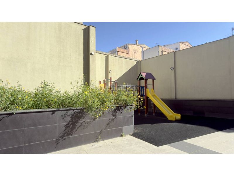 Foto 0f2f53f8-f869-4122-9316-4e5ca182edbe. Pis amb calefacció aparcament a Centre Sabadell