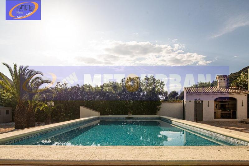 Foto d1edaecc-d360-44bc-9a16-c8260989b36b. Xalet amb calefacció aparcament piscina a Barx