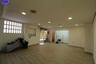 Locale commerciale in La Constitución-Canaleta. Estupendo local en zona principe de asturias