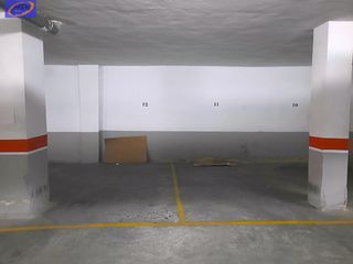 Autoparkplatz in Avenida sur del 14. Lote de dos plazas de garaje contiguas en av. del sur