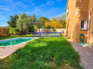 Casa adossada a Closa de Vinaròs - Ermita. Exclusivo chalet independiente con gran jardin y piscina en vina
