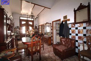 Maison à Utiel. Casa de pueblo en venta en pleno centro de utiel