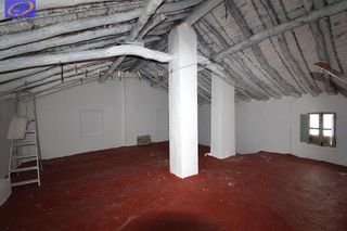 Maison à Venta del Moro. Oportunidad única casa de pueblo con encanto y gran amplitud en