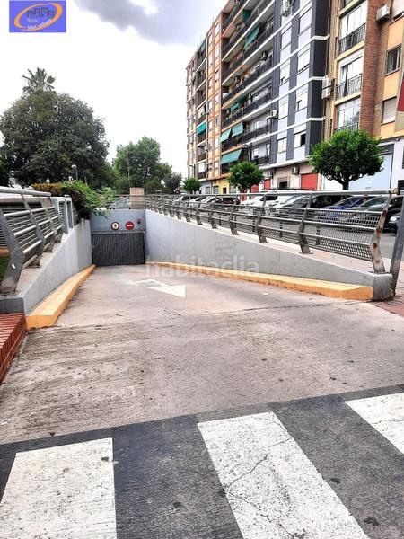 Foto cfa8a709-7a2c-4912-861f-00cb5d18fada. Aparcament cotxe a avenida de vicente blasco ibáñez 97 a Mislata