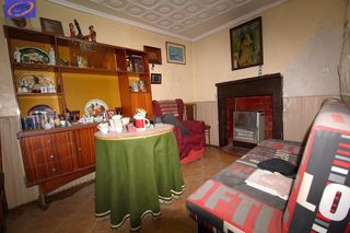 Casa en Utiel. Encantadora casa en utiel a un precio imperdible solo 35,000!