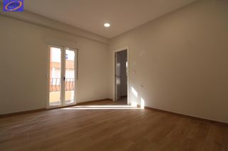 Affitto Appartamento in Mont Olivet. Piso reformado en montolivet, valencia