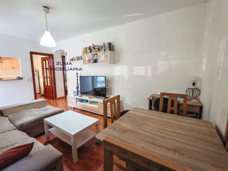 Foto 090ce90d-6ea6-4a83-a0f2-f162f7bcc5bf. Etagenwohnung in Los Almendros - El Limonero - El Tomillar Málaga