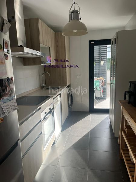 Foto 10a42e00-feb8-4194-82bb-a14bb09e46b1. Pis amb aparcament piscina a Santa Isabel Málaga