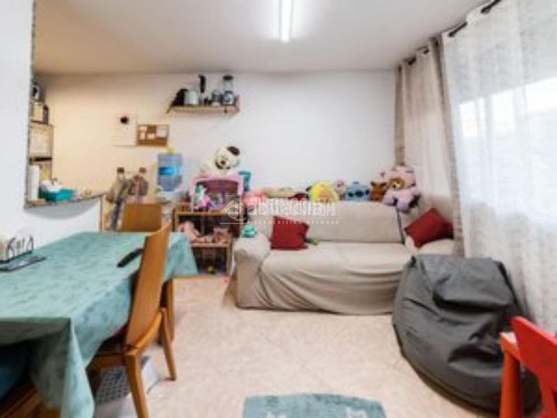 Foto d375ecdf-ab0d-49fb-ab23-424008898b51. Edifici a Arboç (L´)