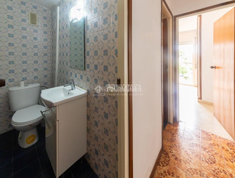 Foto b1bac1f8-56b3-4020-bec8-3b28e3fa947c. Pis amb aparcament piscina a Segur de Calafell nucli urbà Segur de Calafell