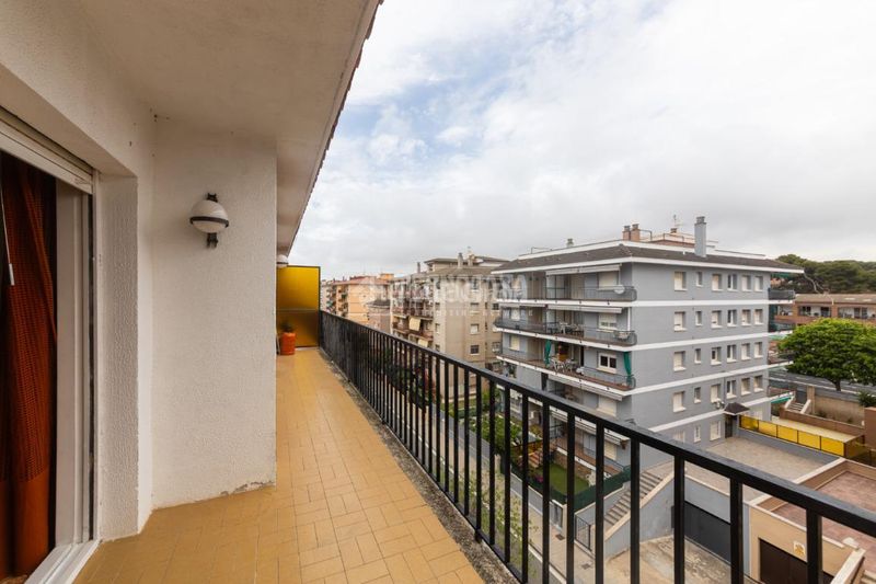 Foto b5cdc5a1-910c-4dab-b0cf-7bde384050cf. Pis amb aparcament piscina a Segur de Calafell nucli urbà Segur de Calafell