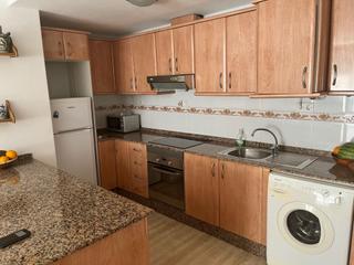 Appartement à Casco Antiguo. Acogedor apartamento casi nuevo en el corazón de águilas, a solo