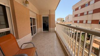 Appartement  Calle jose maria pereda. Pisazo de 148 m2 con garaje a 300 metros de la playa de poniente