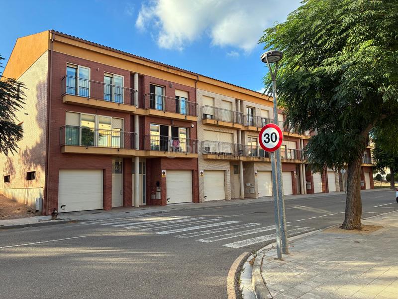 Foto 0852b018-2cd7-4cc2-a867-8580aaa0e69c. Doppelhaus mit kamin heizung parking in Valls