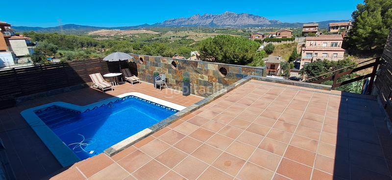 Foto 11033899-3fbc-42af-8eb7-f9a40849f6a5. Xalet amb xemeneia calefacció aparcament piscina a Masquefa