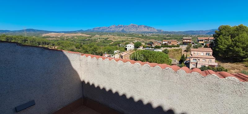 Foto 2e5fbd2a-e3e2-47c5-9d05-4ead31912e56. Xalet amb xemeneia calefacció aparcament piscina a Masquefa