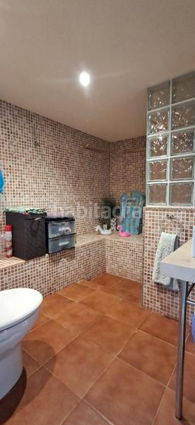 Foto 658f7725-f9de-45d5-925b-0333d9bacc88. Xalet amb xemeneia calefacció aparcament piscina a Masquefa