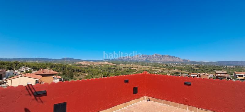 Foto d05ed77a-fc87-4a2b-8495-a187d6fb3fb6. Xalet amb xemeneia calefacció aparcament piscina a Masquefa