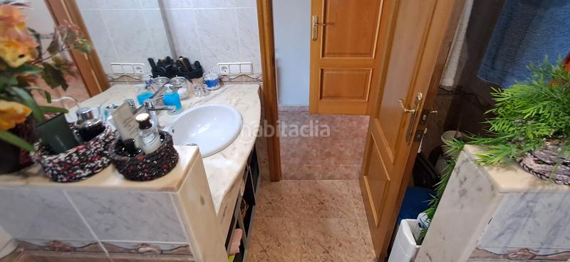 Foto ed9cf0fc-5ddd-4ce2-8d05-bba6b0149910. Xalet amb xemeneia calefacció aparcament piscina a Masquefa