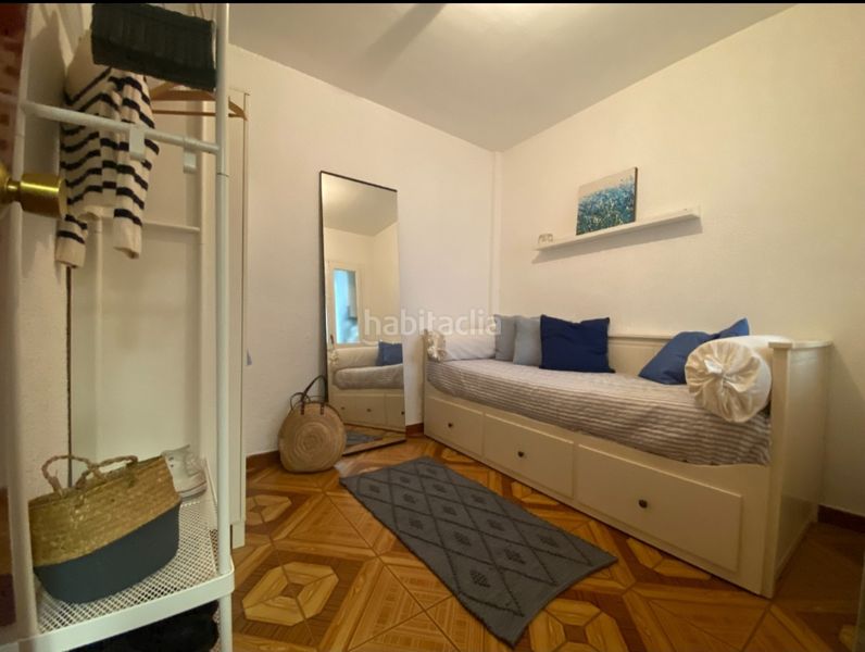 Foto 11a98bbd-1bb1-4551-9eaf-9a3651595141. Apartament amb xemeneia calefacció aparcament piscina a Castelldefels