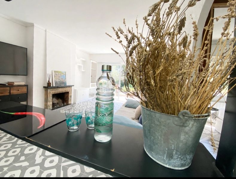 Foto 126ceb63-9049-4618-ba60-e10effcfcc7d. Apartament amb xemeneia calefacció aparcament piscina a Castelldefels