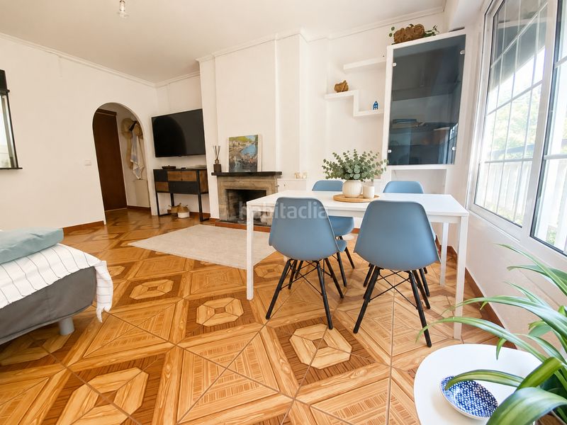 Foto 754b7c5b-ea59-4b08-8273-25fcf5a67b13. Apartament amb xemeneia calefacció aparcament piscina a Castelldefels