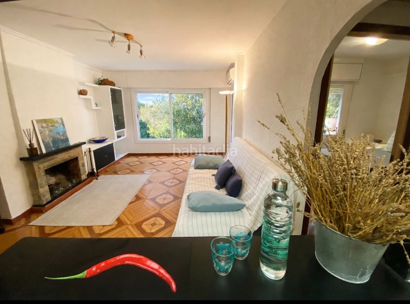 Foto f59e49bc-4ab1-4560-8087-574e4d59d7e5. Apartament amb xemeneia calefacció aparcament piscina a Castelldefels