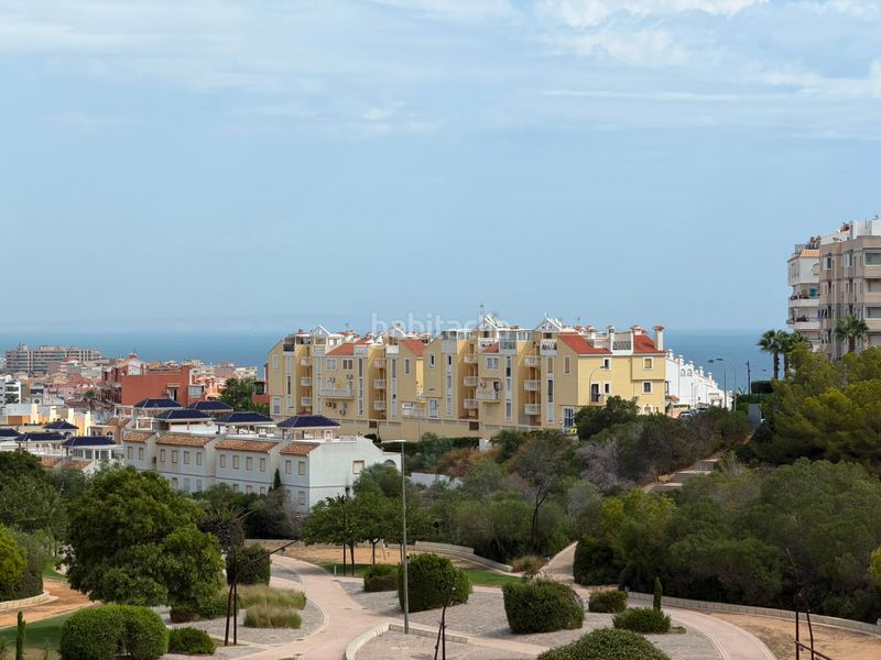 Foto 3d48b7f3-7dac-4d8b-9d02-62e9d5c1faec. Pis amb piscina a Torreblanca Torrevieja