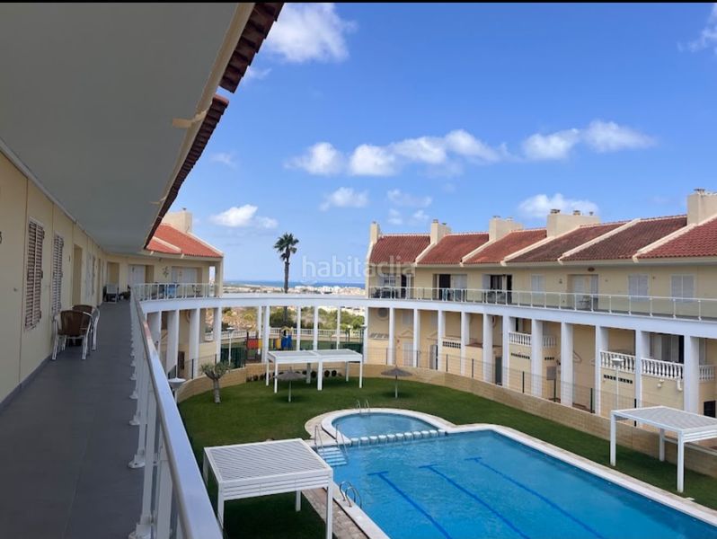 Foto 41c8e71d-8e54-4f32-a9ba-3f17ba709e6b. Pis amb piscina a Torreblanca Torrevieja