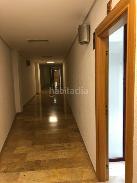 Foto 11b4d93d-2978-4863-9b86-62f5c3f975fe. Oficina a Santa Isabel Jaén