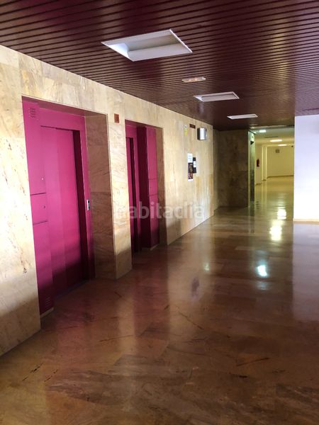 Foto f8c28a51-e9fa-4ab2-b8a0-51078ce07b75. Oficina a Santa Isabel Jaén