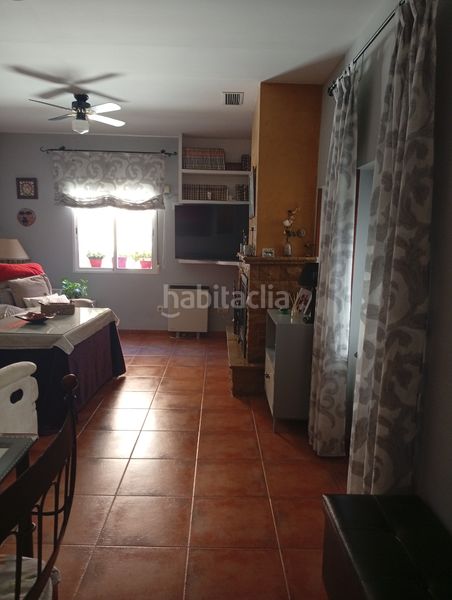 Foto 08607a1f-f789-429a-ae92-8923a8540e37. Casa adossada amb xemeneia calefacció a Peñamefecit - Avda Barcelona Jaén