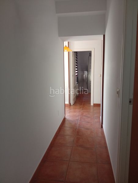 Foto 995f2e3d-51c7-46d2-9562-d675fdcc7652. Casa adossada amb xemeneia calefacció a Peñamefecit - Avda Barcelona Jaén