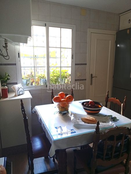 Foto a680f426-66dc-45b5-9d24-f5ebc103e7e2. Casa adossada amb xemeneia calefacció a Peñamefecit - Avda Barcelona Jaén