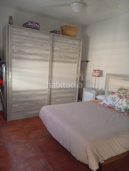 Foto c70b1249-8673-4027-a169-f81f71ba2c01. Casa adossada amb xemeneia calefacció a Peñamefecit - Avda Barcelona Jaén