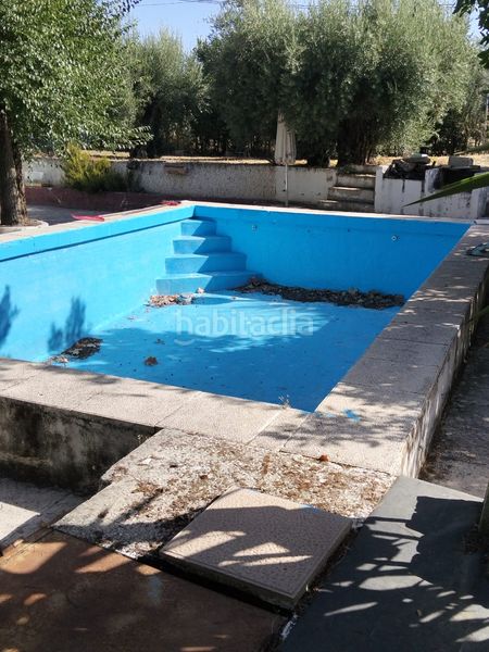 Foto 2388fe01-cd15-479d-bf15-da97021942a6. Xalet amb xemeneia aparcament piscina a Guardia de Jaén (La)